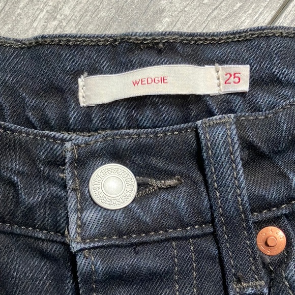 LEVI’S Black Wedgie Fit Ankle Jeans - Picture 3 of 6